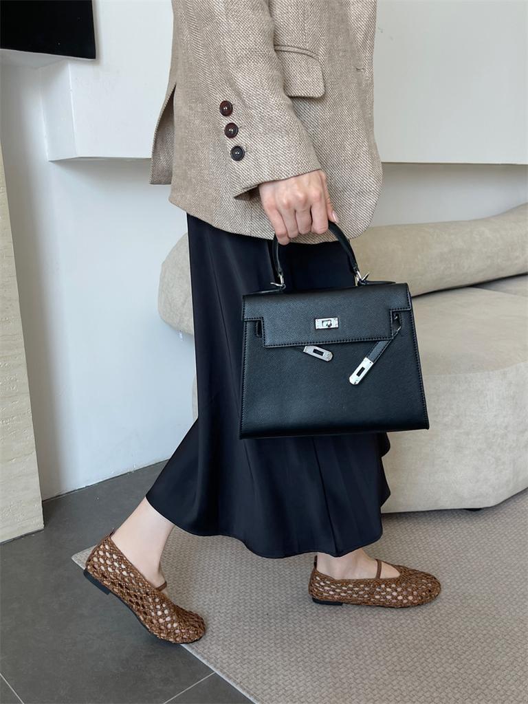 2025 new woven flat-soled single shoes hollow women's shoes