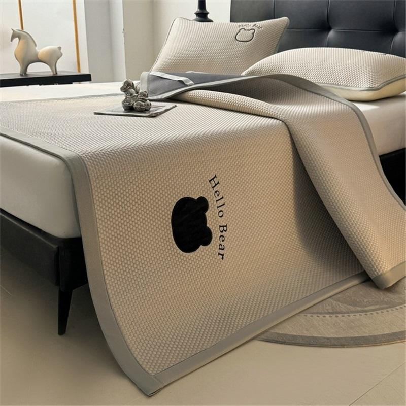 

Summer Ice Silk Summer Mat Three Piece Set High End Embroidered Ice Peas Air Conditioned Mat Machine Washable Dormitory Single Soft Mat 90*200CM рожевий