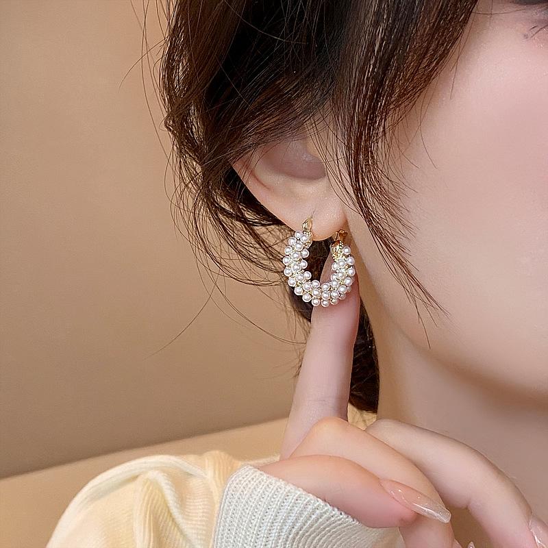 Pearl oval ear buckle French exquisite elegant earrings light luxury high sense fashion temperament earrings