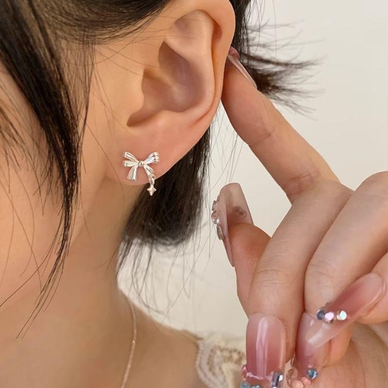 Bow Star Stud Earrings: Trendy, Fashionable Needle Earrings for Women