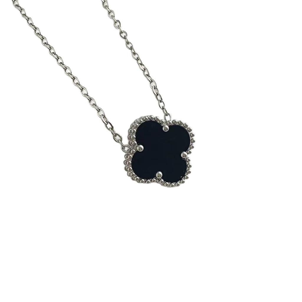 High-end Four-leaf Clover Necklace for Women 18K Rose Red Chalcedony Agate Natural White Shell Pendant Clavicle Chain