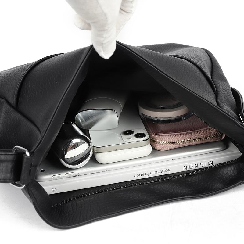 Women Soft PU Leather Hobo Crossbody Bag, Large Capacity Casual Shoulder Purse, Lightweight Adjustable Strap Tote Bag for Daily Travel Work