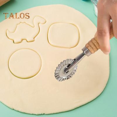 Pastaskärare Rullform Enklicksformning Rostfritt stålblad Ergonomiskt handtag Lätt att rengöra Multifunktionellt bakverktyg