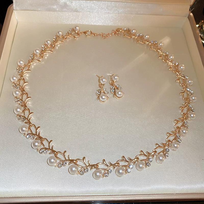 

Fashion New Diamond Retro Elegant Pearl Necklace золотой