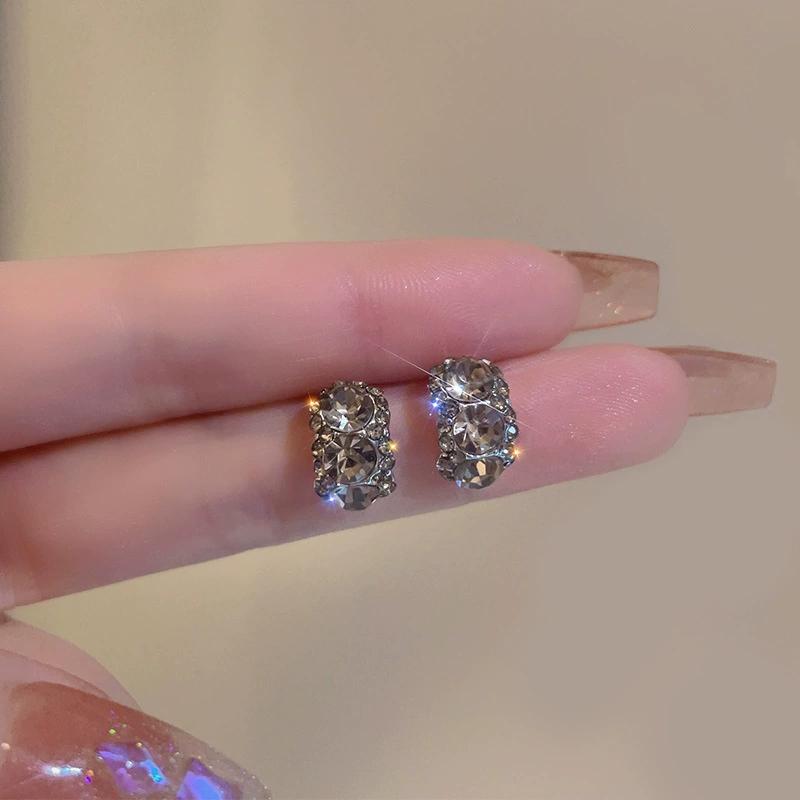 

C-type Full Black White Rhinestone Stud Earring for Women Korean Style Simple Geometry Zircon Brincos Girl Gift