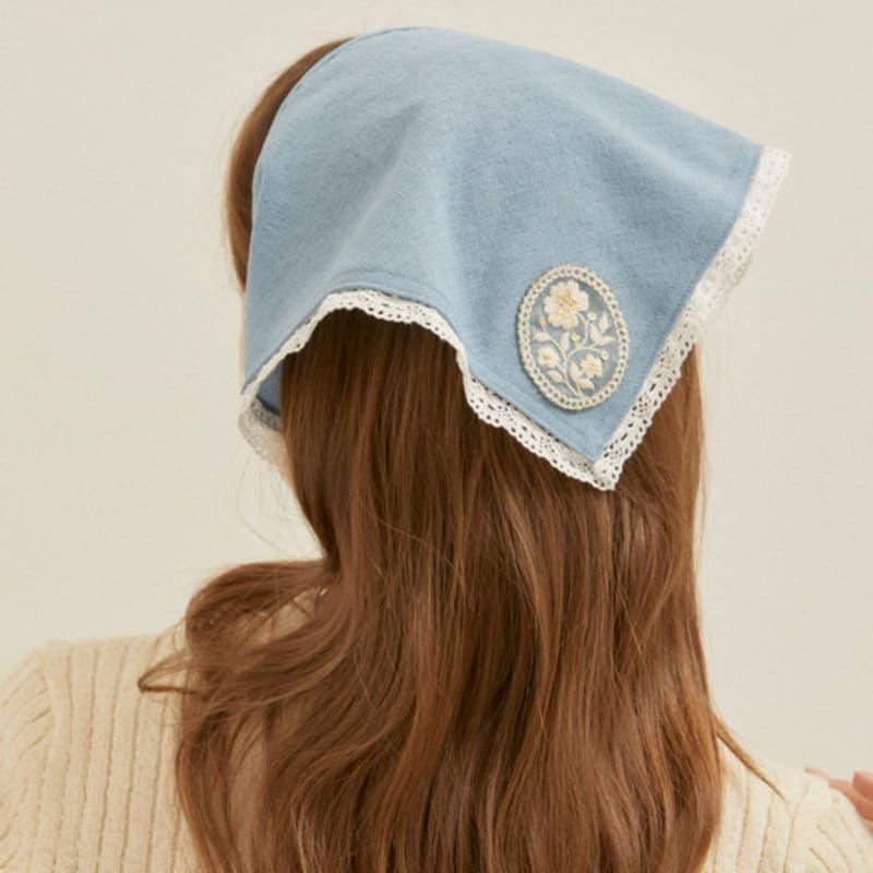 

Favorite Noun Hepburn Scarf_Blue Blue