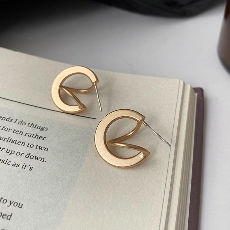 Korean Style Layered Hoop Earrings - Women s Retro French Summer Aesthetic, High-End Simple Design