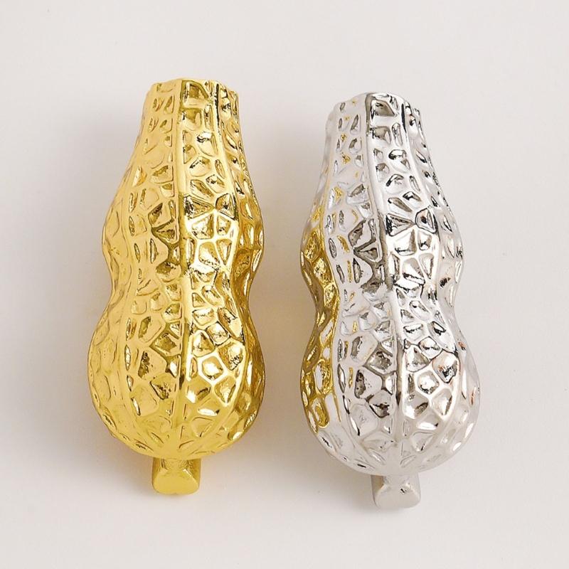 Decorative Flower Holder Brooch Pin for Jackets and Scarves, Alloy Garment Accent for Party Outfits and Daily Style