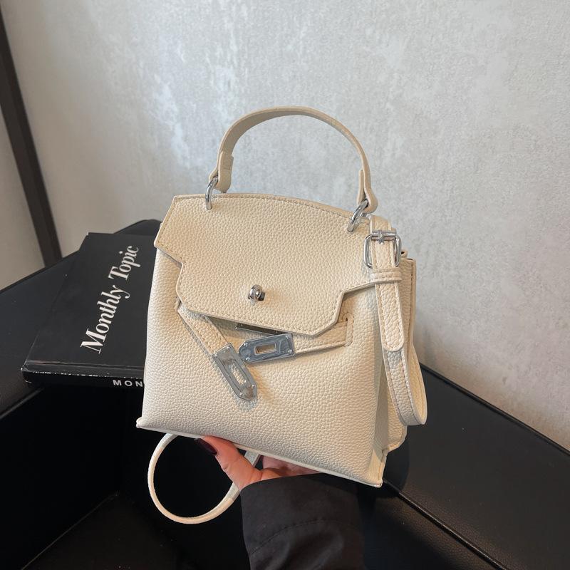 Premium Handbag Bag Women's New Messenger Bag Winter Retro Versatile Shoulder Bag