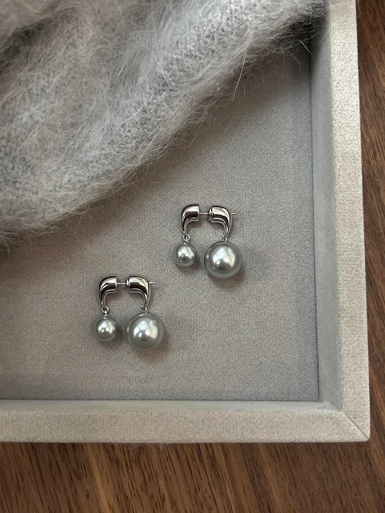 High-end silver-gray pearl front and rear niche earrings autumn and winter women's earrings new explosion
