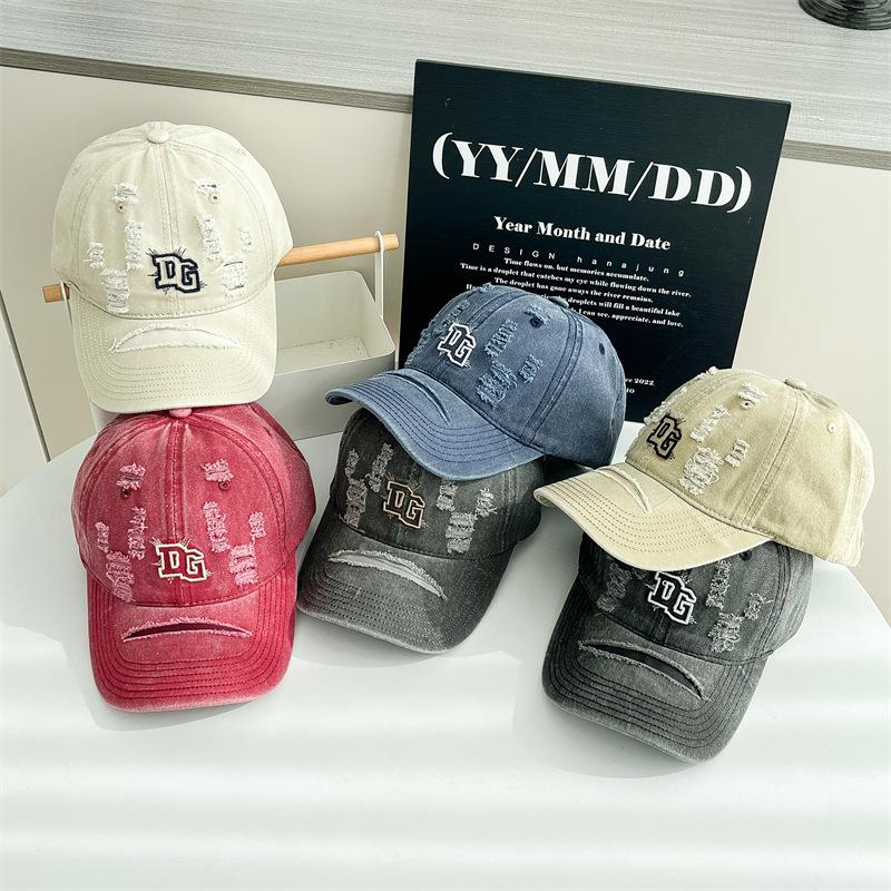 Casquette de baseball américaine rétro vieillie déchirée pour femme, polyvalente, personnalité, protection solaire, à large bord, montrant un petit visage