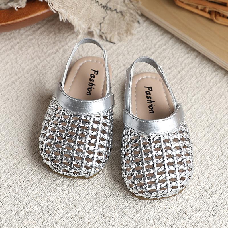 

Girls Summer New Soft Sole Woven Closed-Toe Sandals Korean Style Baby Sandals Girls Beach Shoes 28 срібний