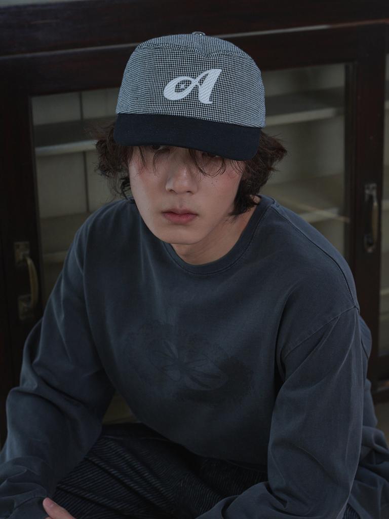 Olinkeompeulliteu Two-Tone Houndstooth Pillbox Cap (Black)