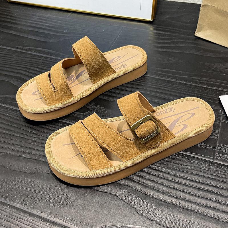 

Мода 2025 Женские сандалии на плоской толстой подошве, нескользящие, с одной пряжкой, летние уличные шлепанцы для беременных женщин, для повседневной носки с юбками 40