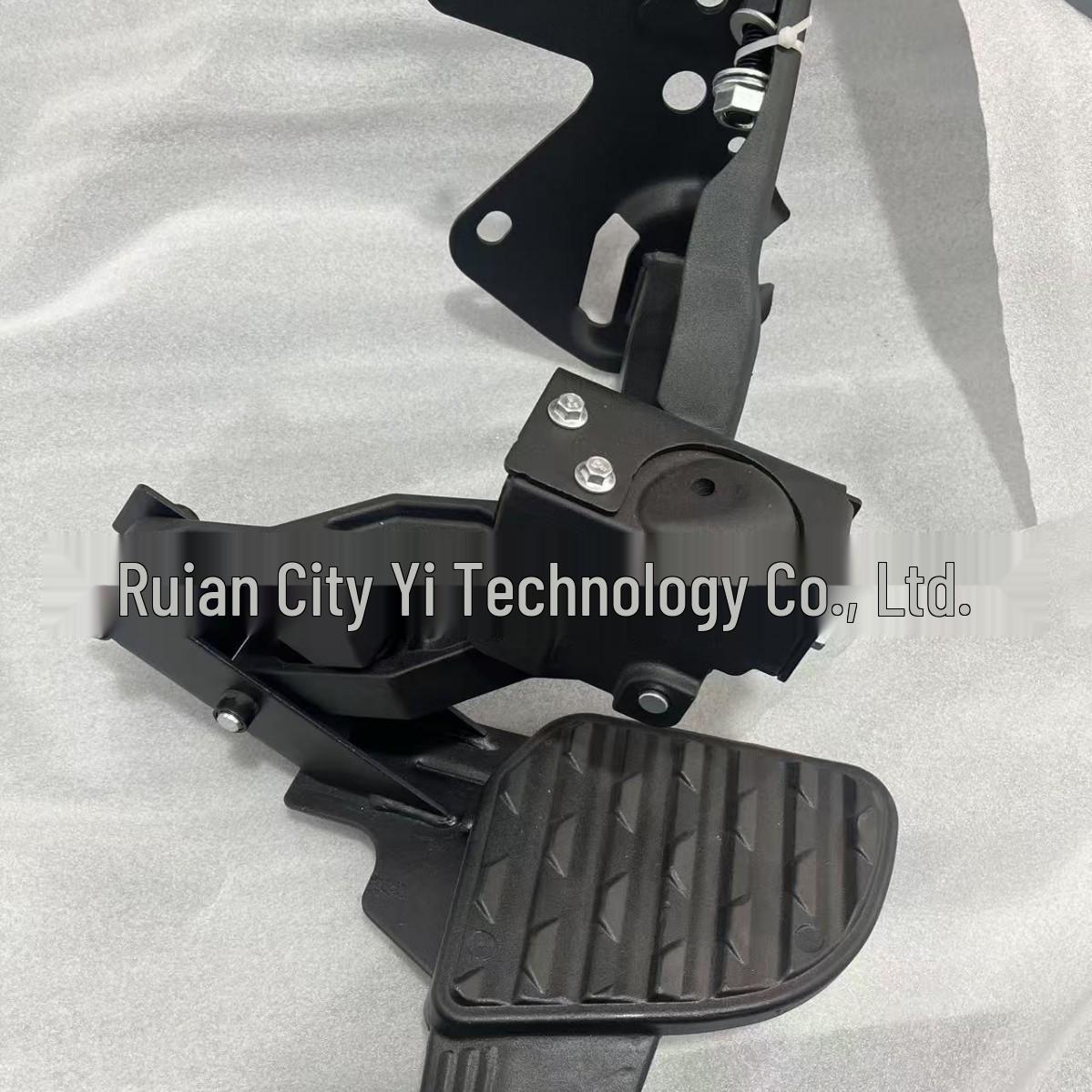 

Rear Bumper Step for Dodge Ram 1500 (2019-2024) - Model 82215289AH 52x38.5x24.5 cm, 8kg чорний