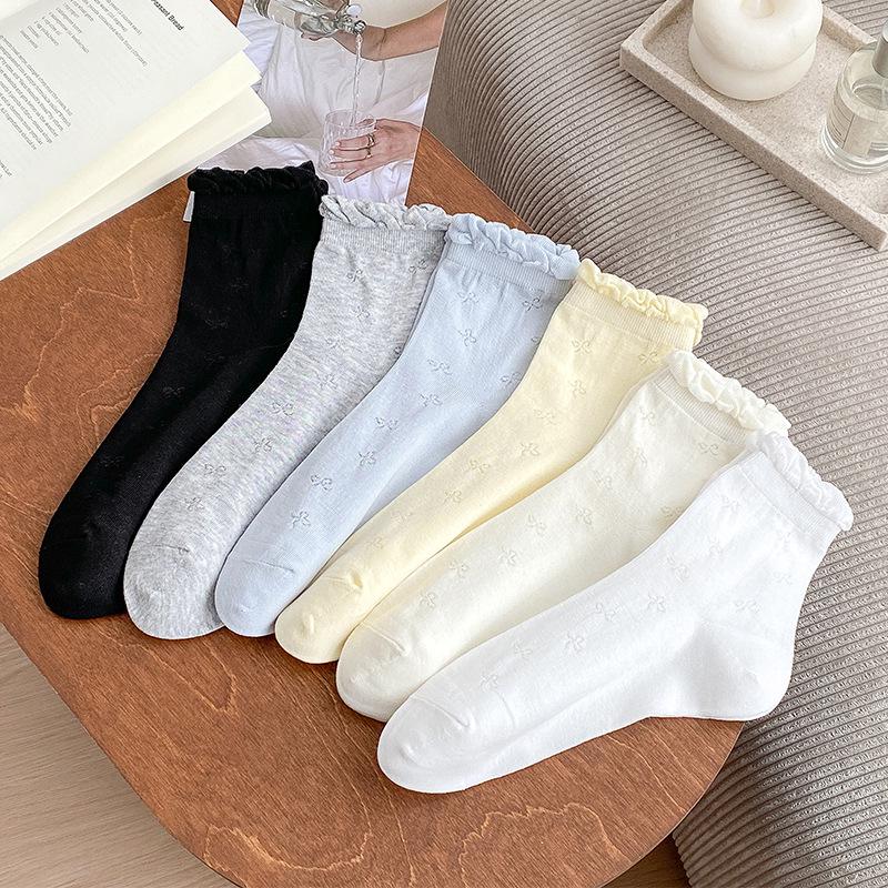 Women's Mid-Calf Heart Pattern Cotton Socks - Bubble Cuff, Thin, Simple, Versatile, Perfect for Spring/Summer.