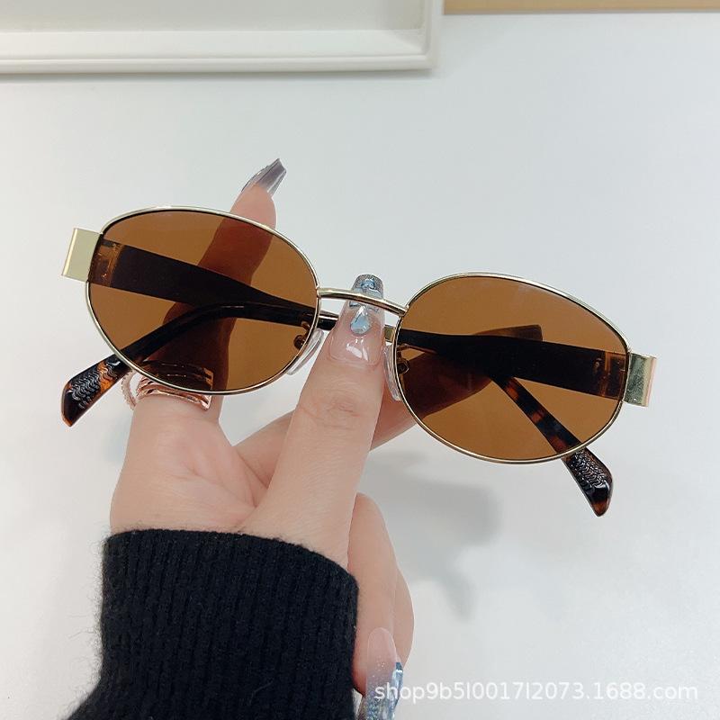 Retro Steampunk Sunglasses Vintage New Women's Metal Oval Sunglasses Ladies Classic UV400 Shade Driving Eyewear