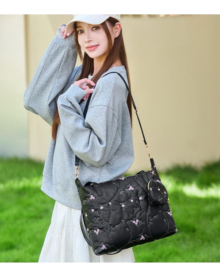 Stylowa Haftowana Kwiatowa Torba Crossbody 2025 - Torebka w Koreańskim Stylu z Pojedynczym Paskiem na Ramię, Mała Okrągła Torebka