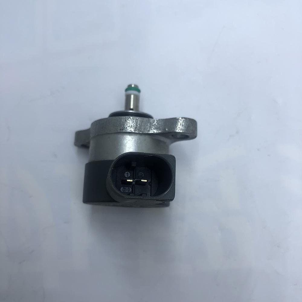 Mercedes-Benz W168/W202/W203 Fuel Pressure Sensor & Control Valve 0281002241