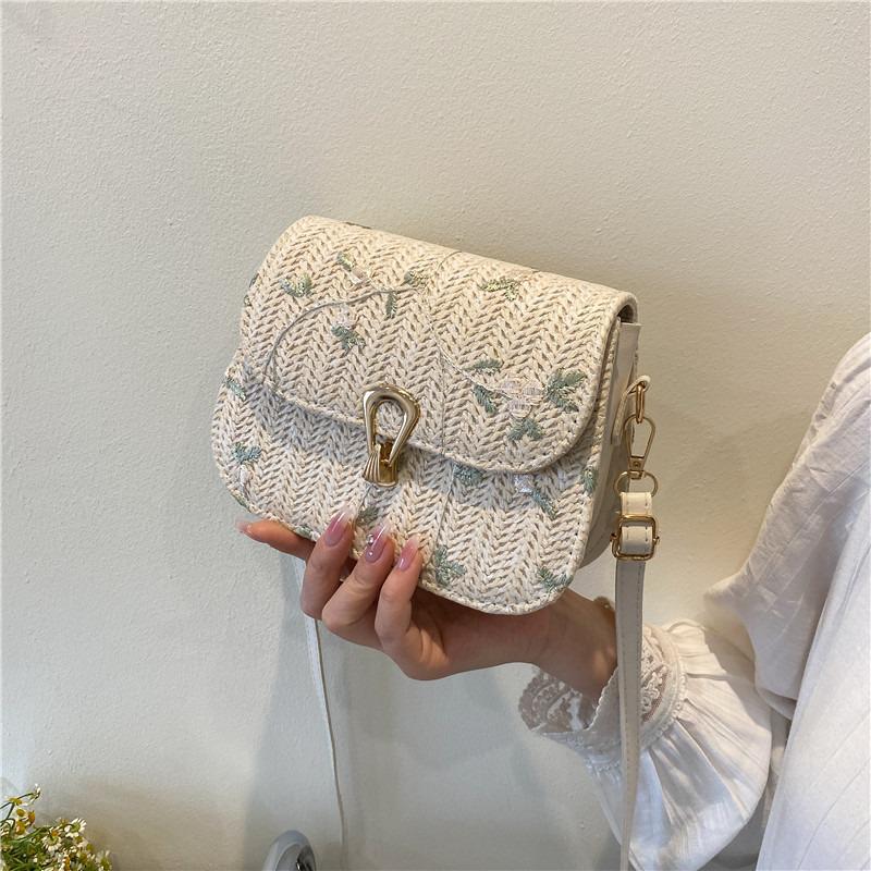 This Year’s Trendy Women's Lace Woven Crossbody Bag: Popular Seasonal Fashion Straw Design