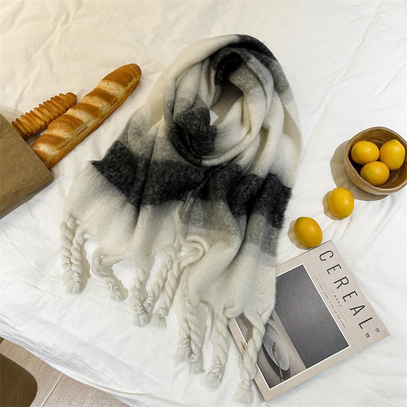 

Вязаный шарф в полоску с цветными блоками для женщин зимой с чувством роскоши, модной атмосферой, теплым шарфом с кисточками 43*230cm белый