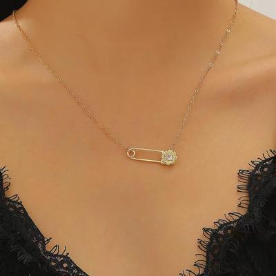 Simplicity Premium Feel Paper Clip African Chrysanthemum Pin Shaped Necklace Pendant For Women