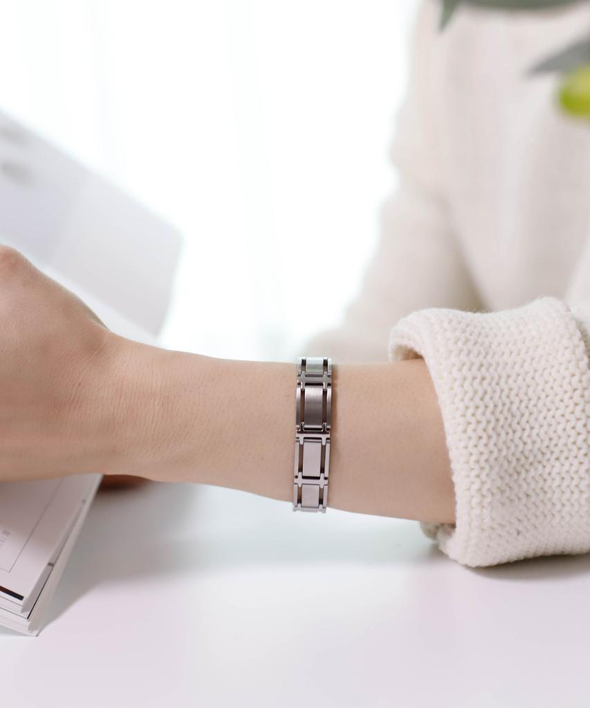 Sabona London 347 Executive Symmetry Silver Magnetic Bracelet