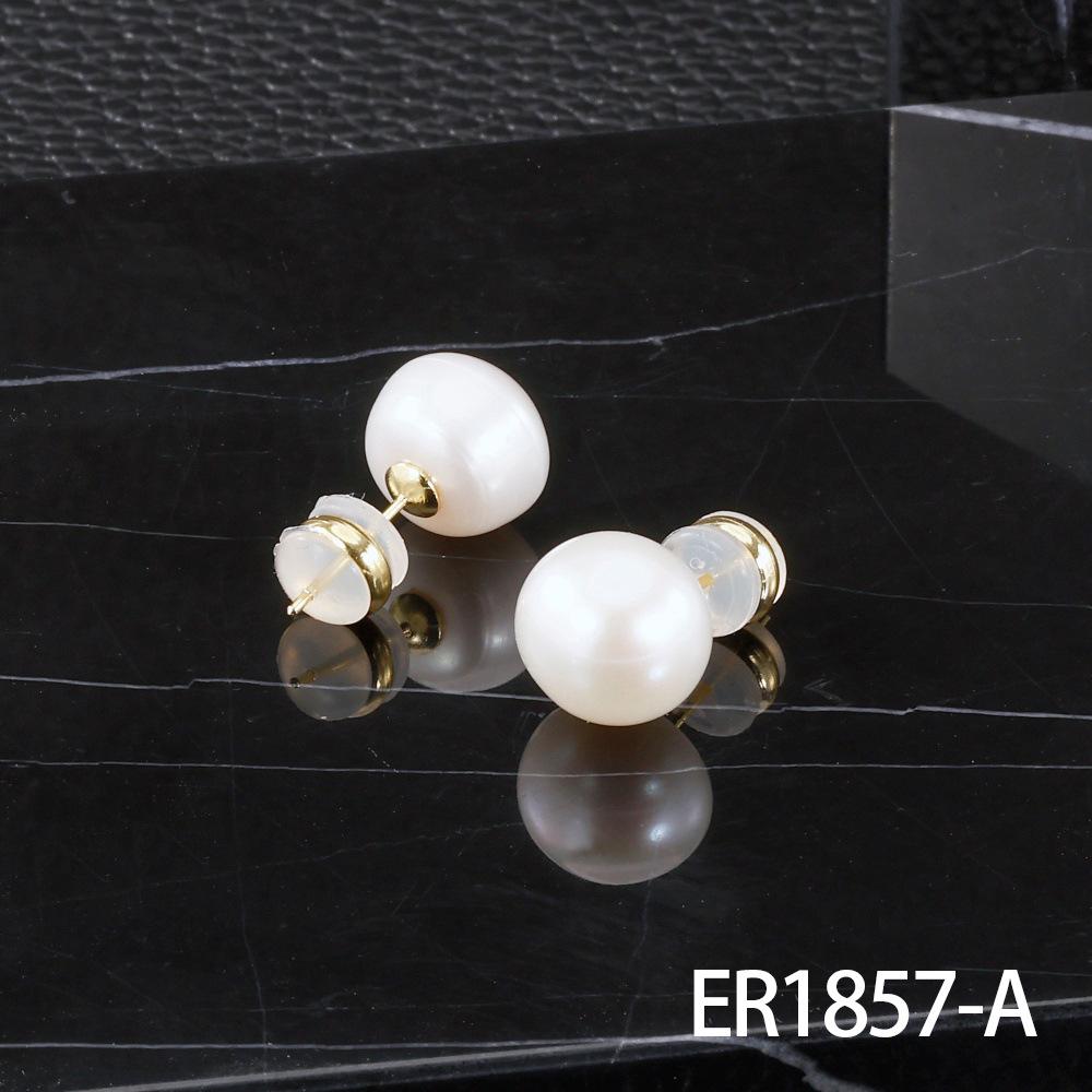 Gold-Plated Bright White Pearl Stud Earrings – Luxurious and Versatile Everyday Accessory