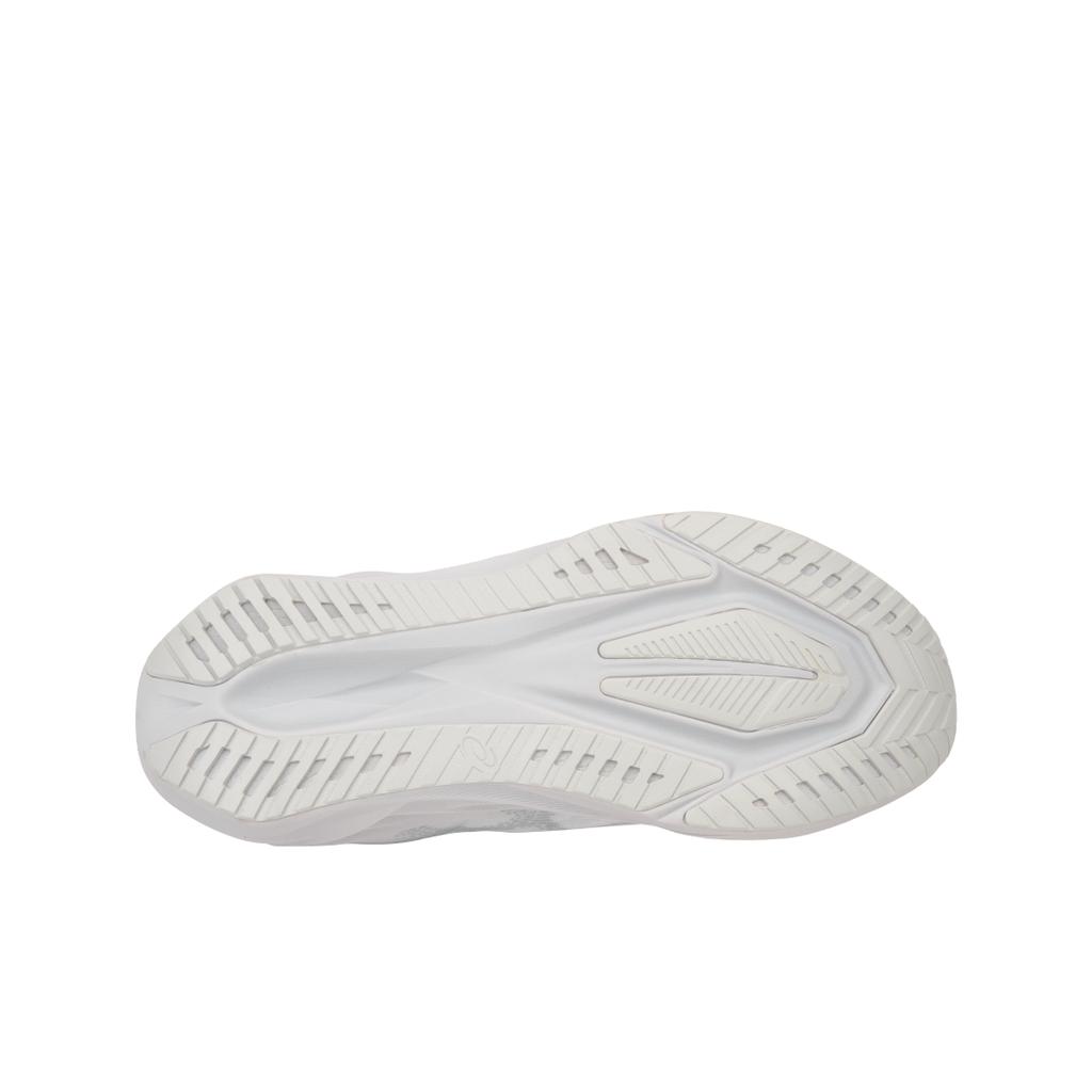 Asics Baskets Novablast 5 Blanc Gris Piémont Femme 1012B765-100