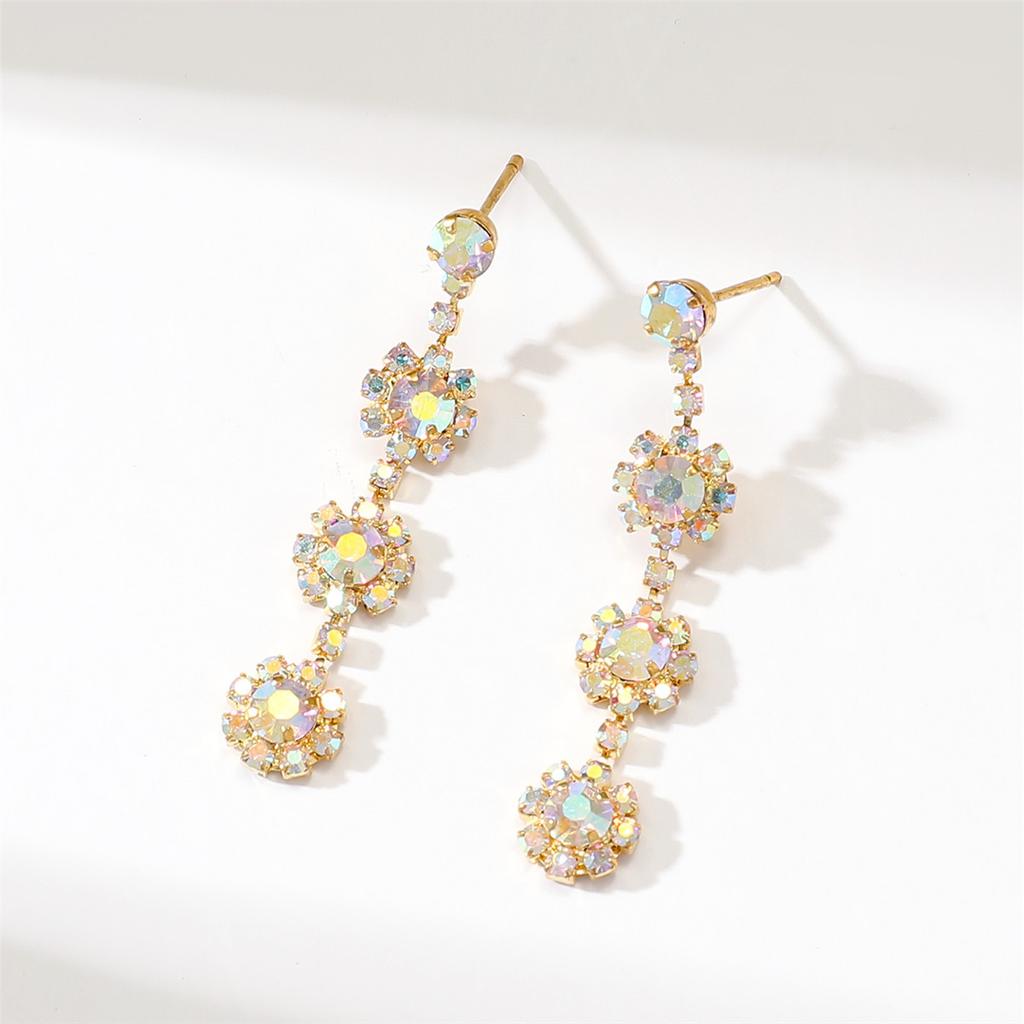 Enkle og allsidige geometriske AB rhinestone øredobber nisjedesign snøfnuggformede øredobber dameøredobber 1 par