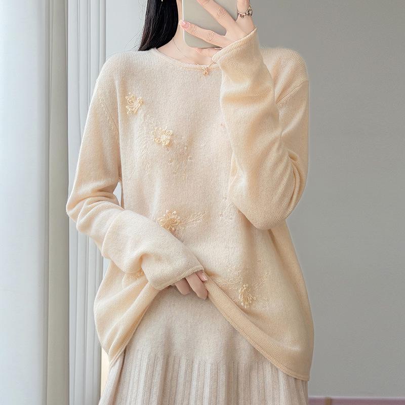 Women's 3D Flower Wool Embroidery Sweater - Round Neck, Brushed, Thick Knit, Loose Fit