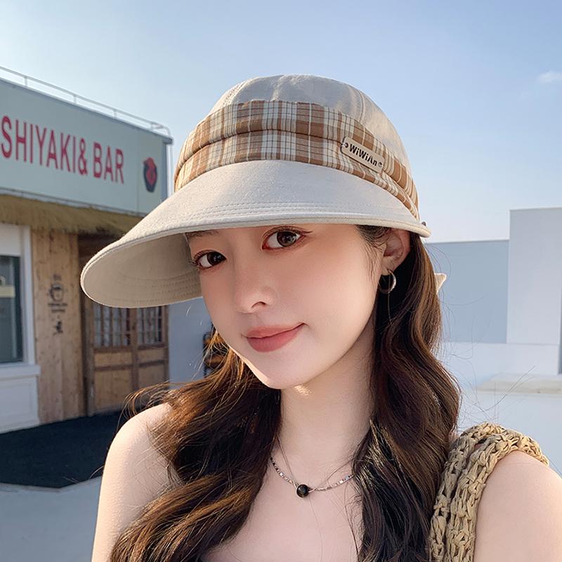 Spring and Summer Plaid Hat for Women's Outdoor Travel, Large Eaves for Shade, Can Hang Mask, Duck Tongue Baseball Cap