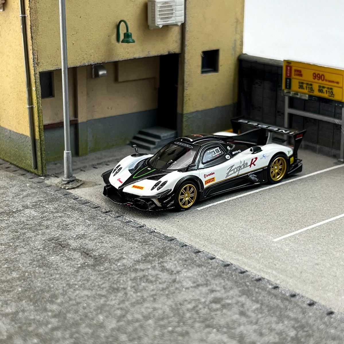 

CM Diecast 1/64 Scale Pagani Alloy Car Model Pagani Zonda R Racing Edition Play Vehicles Toys for Boys Original Box Collection