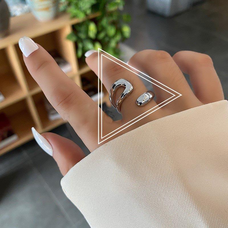 

Минималистичные серебряные кольца для женщин