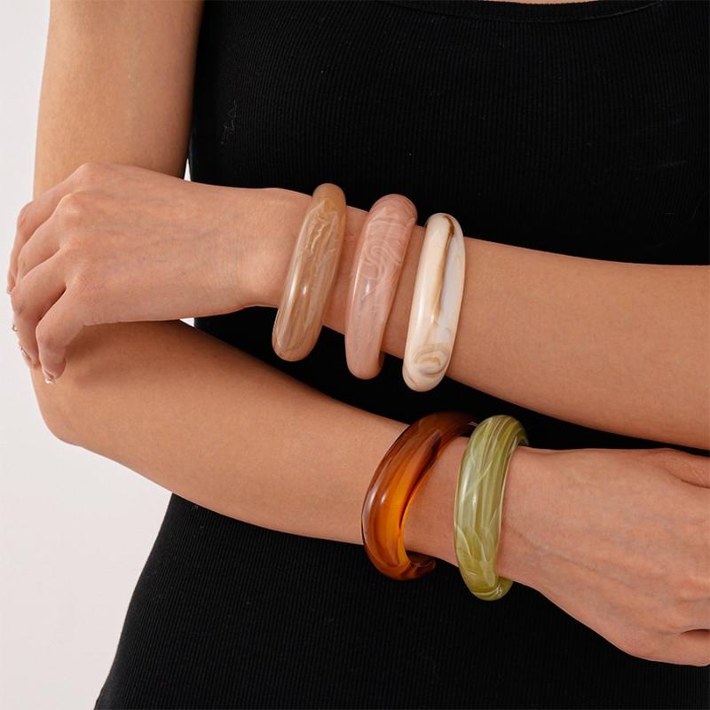 Smooth Round Acrylic Cuff Bangles For Women Vintage Exaggerated Jelly Color Smudging Bangle Wide Resin Bracelet Accessories