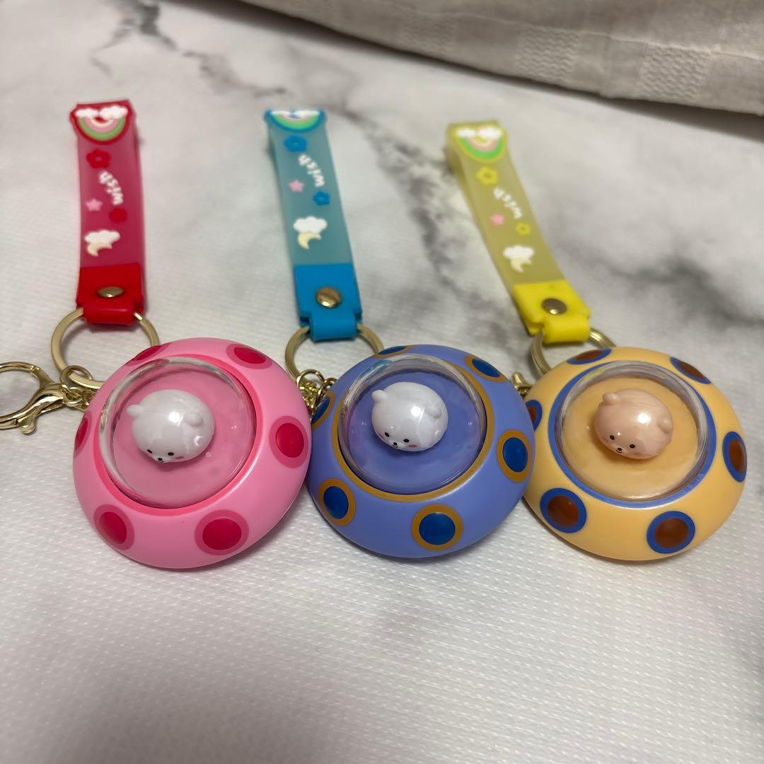 

UFO spaceship bear Hikaru strap keychain set three.