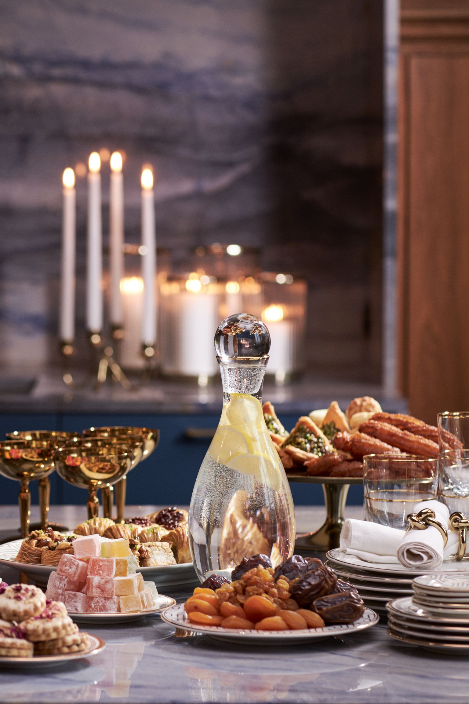 

Графин из прозрачного стекла