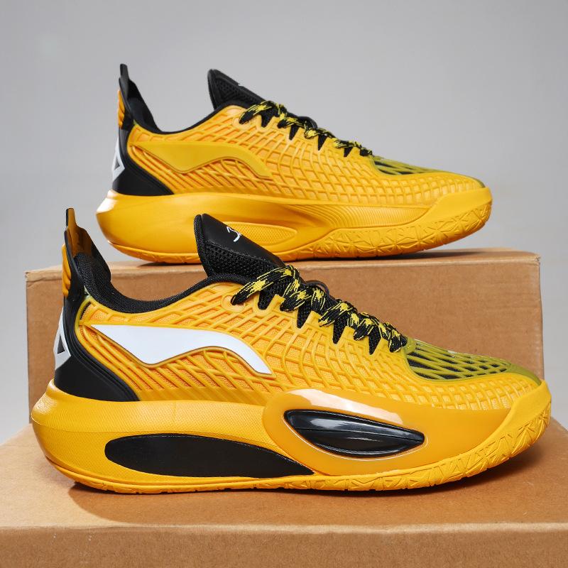 A 2025 men's sneaker 2025 new mesh breathable basketball sneaker sports student ultra-light shock-absorbing running shoes