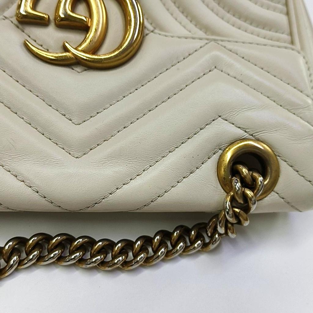 [Gebraucht] GG Marmont Doppel G Logo Nieten Federverschluss Klappe V Gestepptes Leder Mini-Schultertasche - Gut #15RGI17