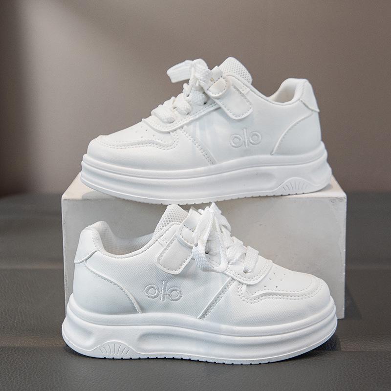 Kinder-Schwarz-Weiß-Boardingschuhe – Frühjahr/Herbst 2026, Leichte Freizeit-Sneaker für schulpflichtige Kinder.