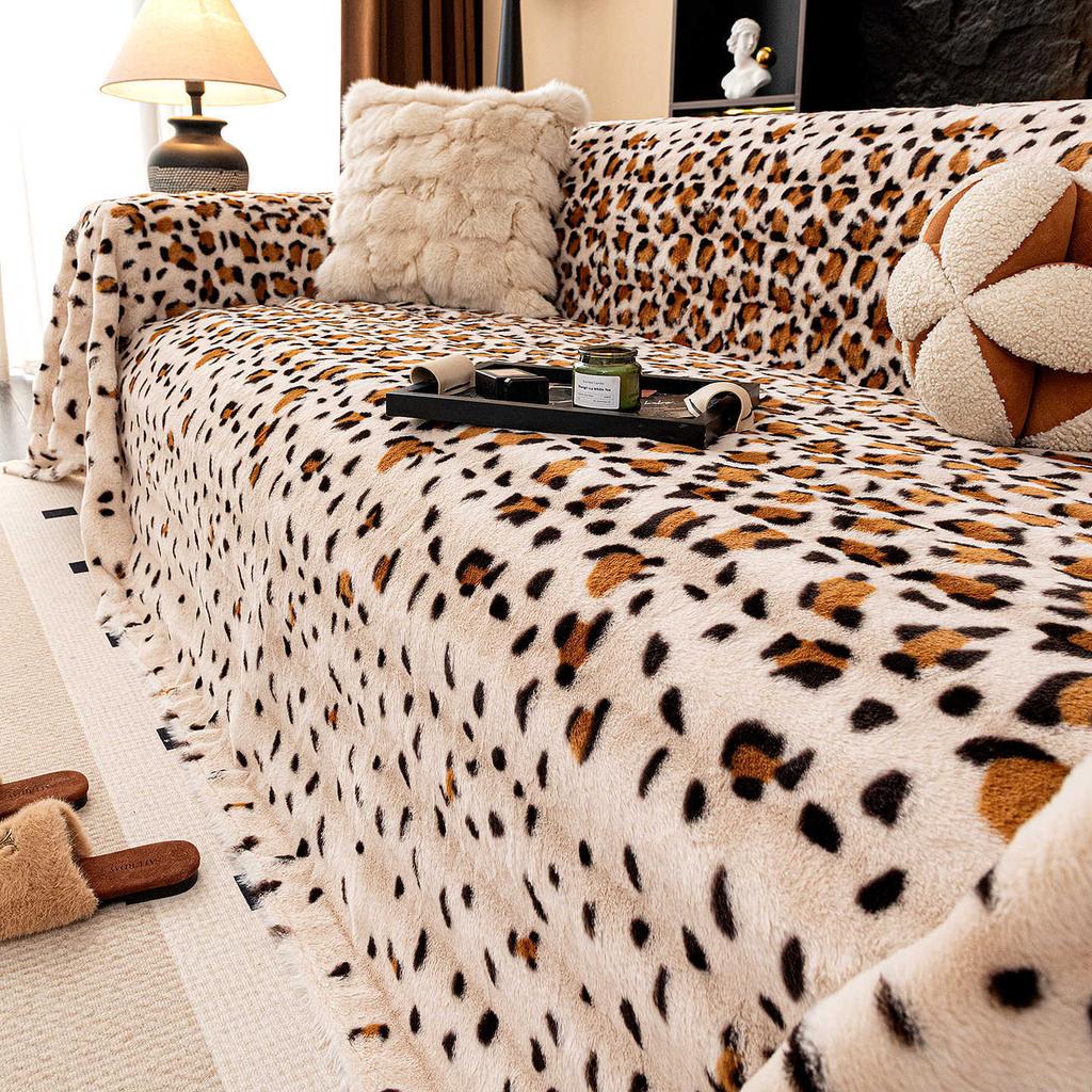 1Pc Plush Leopard Print Sofa Cover Anti-Skid And Anti-Cat Scratch In Autumn And Winter A Whole All-Inclusive Cushion Blanket