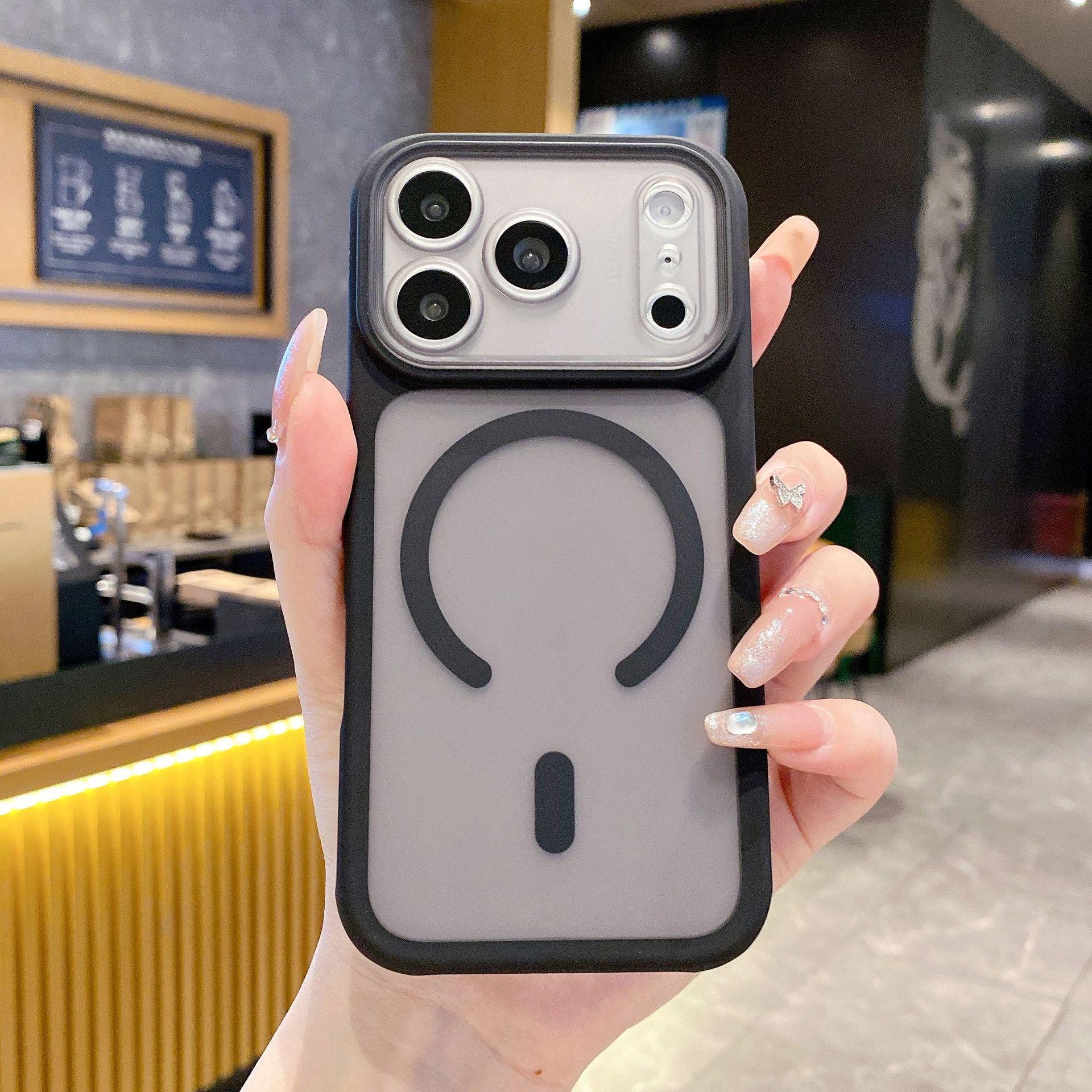 

Apple 17 ProMax Magnetic Matte iPhone 16 Case, Skin-Feel, Precision 15-Hole Design, Protective Cover 17 Pro Max чорний