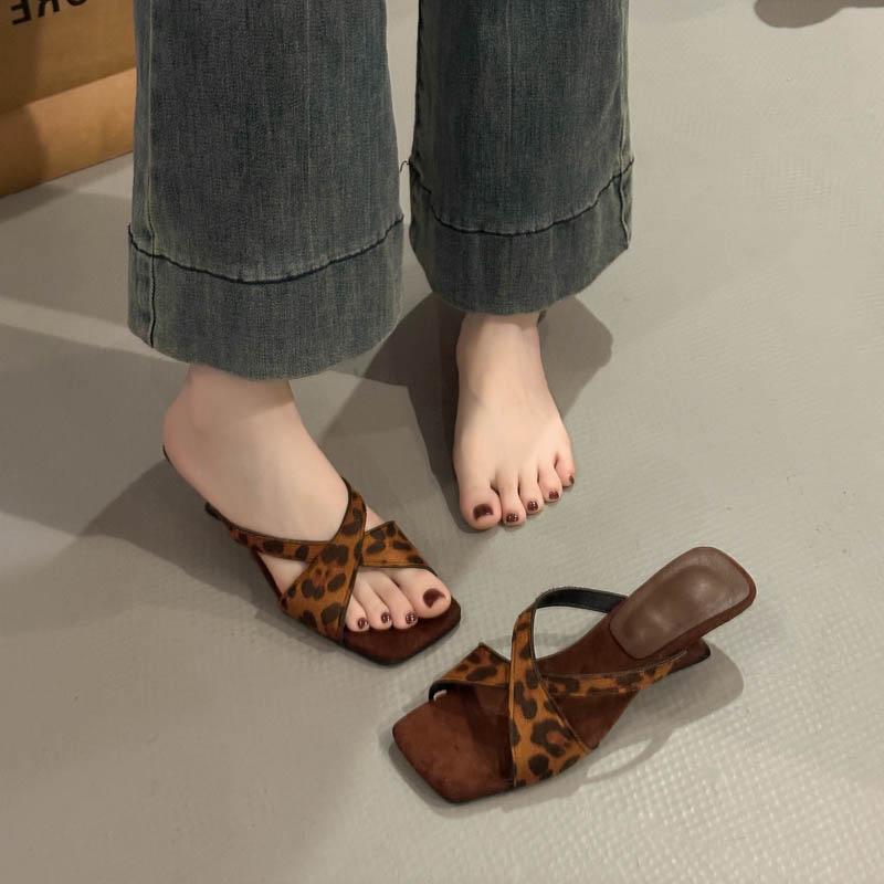 French High-heeled Niche Slippers Women's Shoes Summer 2025 New Outer Wear Square Suede Open-toed Wedges Sandals