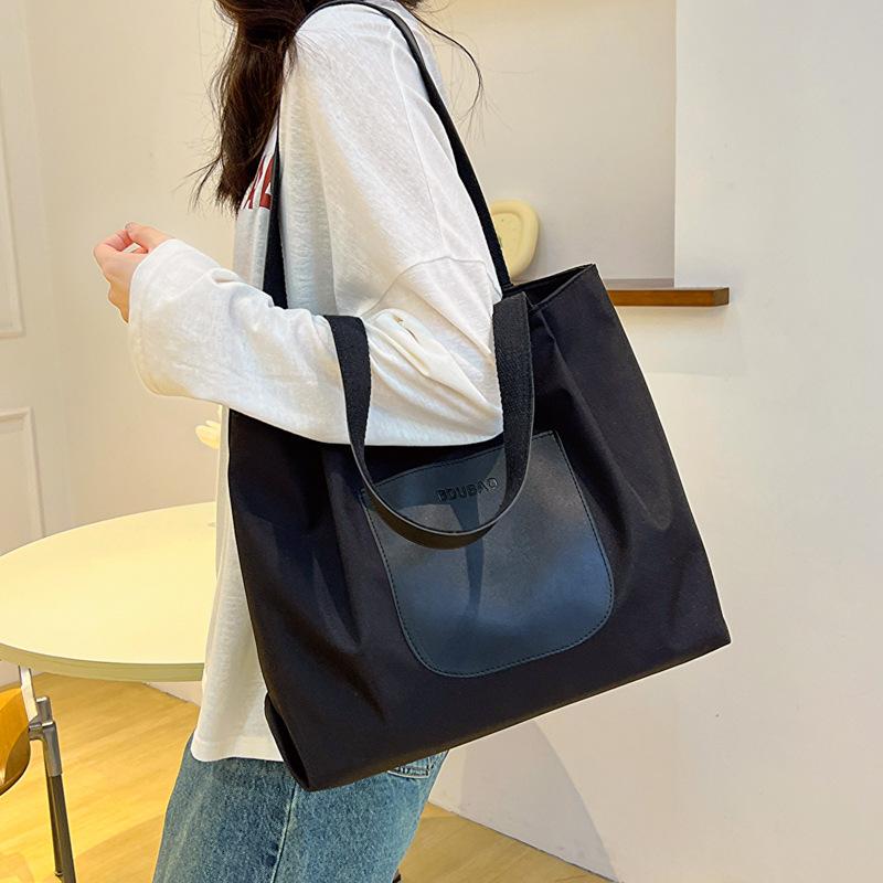 Leisure Large Capacity 2025 Early Autumn New Simple Solid Color Shoulder Canvas Light Travel Tote Bag Women