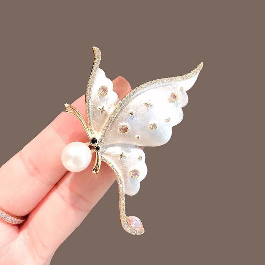 Elegant Pearl Brooch for Women's Suits - High-End Jewelry Pin