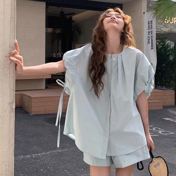 

Korean-Style Casual Slimming Two-Piece Set: Women s Top & Shorts S 45-52 kg