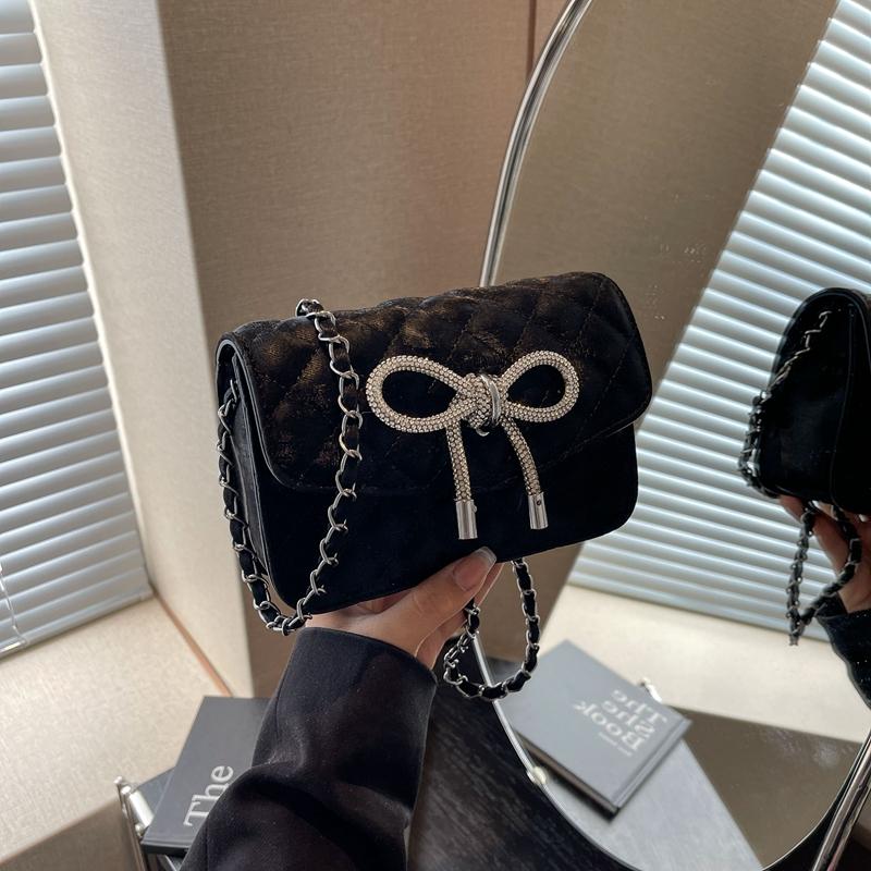 

Изысканный однотонный небольшой рюкзак из искусственной кожи, декорированный бантом, обеспечивающий комфорт и высокий уровень комфорта.