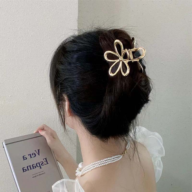 Metal Gold Silver Hollow Flower Hair Claw for Women Girls Hair Crab Clamps Ponytail Shark Clip Headdress Hair Style Accessories