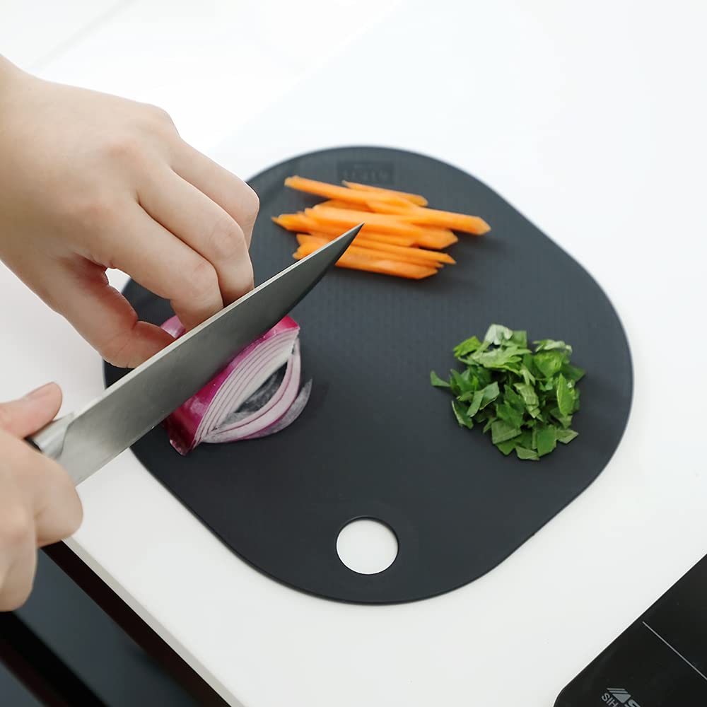 Schneidebrett Nikii Schwarz 1 Stück Breite x Tiefe x Dicke Schneidebrett Made in Japan Spülmaschinenfest Antibakteriell Kleines Mini Schneidebrett Rund