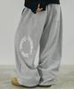 SCALLYWAG Back Embossed Sweat Jogger Pants [Gray]